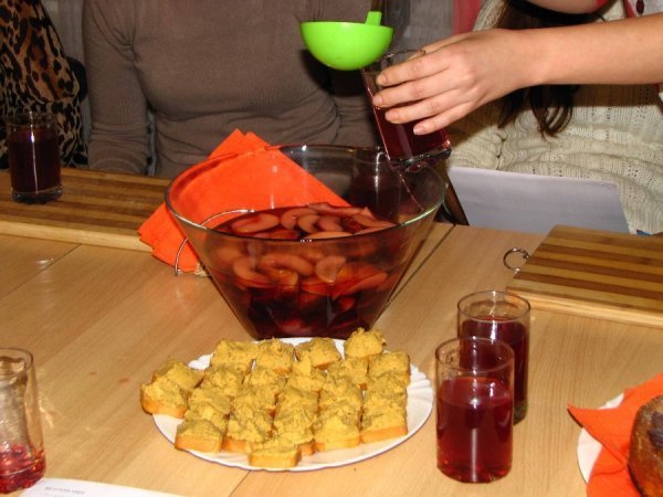 Традиційний американський напій - пунш із фруктів